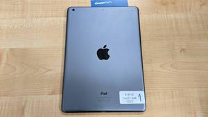 lot 9 image: Apple iPad Air (A1474) 32GB Black 9.7 1536x2048 iOS 12.5.5 - USED WORKING