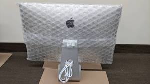 lot 24 image: Apple iMac 14,2 Late-2013 (A1419EMC2639) 3.50GHz Core i7-4771 Quad-Core 16GB RAM 1TB HDD - USED WORKING