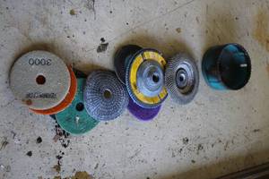 lot 980 image: Lot of (12) Pads, Hole Bit