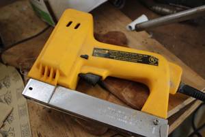 lot 991 image: Arrow Electro-matic T50 Staple  Nail Gun