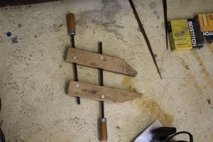 lot 1014 image: 12 Wood Clamp
