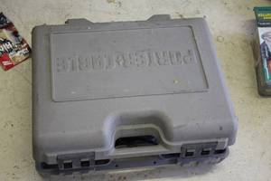 lot 1017 image: Porter-Cable Router with Carry Case