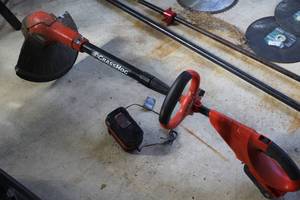 lot 1024 image: Black & Decker Grass Hog Cordless Line Trimmer with Battery