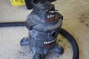 lot 1040 image: Craftsman 2.5-hp WetDry Shop Vacuum