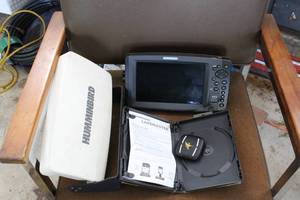 lot 962 image: Hummingbird Lakemaster Fish Finder  GPS Fishing System with Rainy Woods Microcard