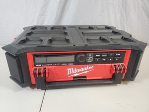Milwaukee M18 Lithium-Ion Cordless PACKOUT RadioSpeaker with Built-In Charger