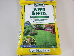39 lb Bag of Weed and Feed Fertilizer & Weed Control