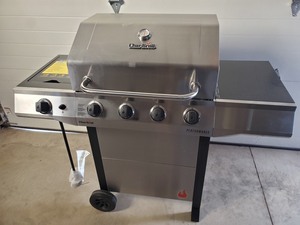 Brand New Char-Broil 4 Burner Gas Grill