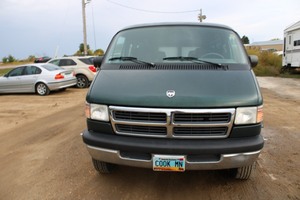 lot 21 image: 1995 Dodge Ram Conversion Van 2500 - 113,197 Miles -