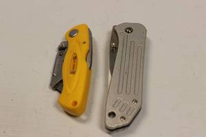 Lot Of 2 Pocket Knives