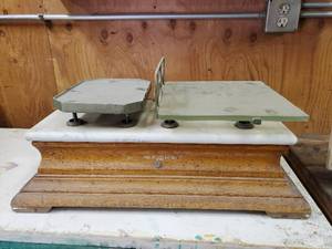 lot 1 image: Antique Weighwell Scale