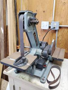 lot 6 image: Delta Belt And Disk Sander