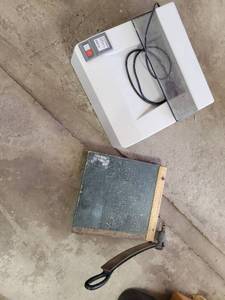 lot 54 image: Paper Shredder and Paper Cutter
