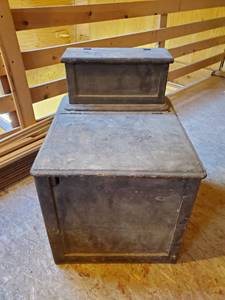 lot 64 image: Antique Toilet