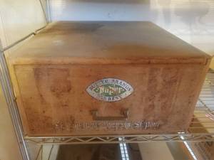 lot 67 image: Butler Brands Paper Box - St. Paul Paper Company