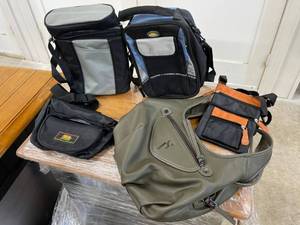 lot 67 image: 2-Lunch Coolers, 2-Fanny Packs & Purse