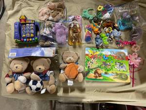 lot 75 image: NEW. 3-Bear Wall Decor, Puzzle, Lots Of Toys