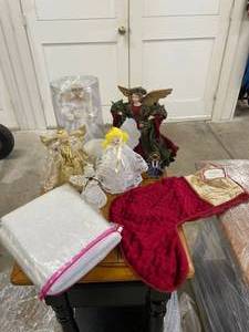 lot 81 image: Angel Tree Toppers, Snow Sheet With Sparkles