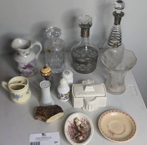 lot 24 image: Marvelous Mid-Century China and Glass