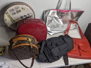 lot 33 image: Vintage Purses and Shoe Organizer