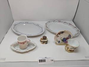 lot 139 image: Beautiful Vintage China Collection