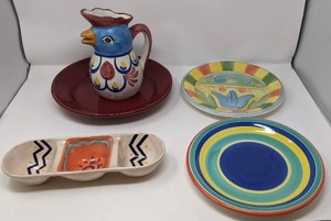 lot 38 image: Lovely Vintage Hand-Painted Ceramic Collection