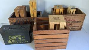lot 12 image: Vintage Decorative Boxes
