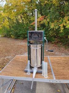 lot 10 image: Cabelas Sausage Stuffer