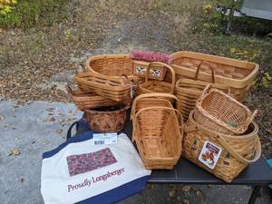 lot 237 image: 11 Baskets- Longaberger & More