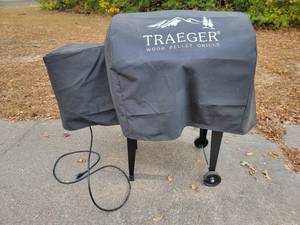 lot 05 image: Traeger Wood Pellet Grill-BBQ 155.01