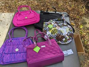 lot 204 image: 5 New with Tags Vera Bradely Purses-Great for Resellers