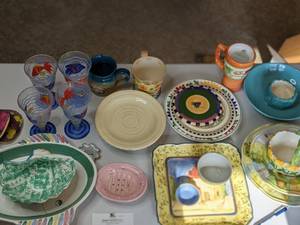 lot 116 image: Lovely Vintage Hand-Painted Glass and China Collection