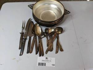 lot 123 image: Stunning 15-Piece Silver-Plated Collection