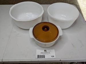 lot 124 image: 3 Mid-Century-Modern Casseroles-Glasbake, Pyrex, & Fire King Casseroles