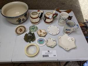 lot 128 image: Fun Vintage Ceramic Collection 1940s Takiya Mugs & More