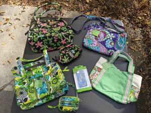 lot 212 image: 6 Vera Bradley Purses & Vera Bradley Phone Case- Great for Resellers New w Tags