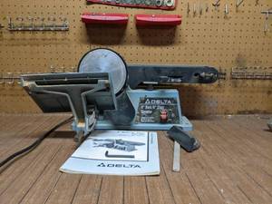 lot 273 image: Delta 4 Belt6 Disc Sander