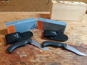 lot 62 image: 2 Gerber Knives in Boxes