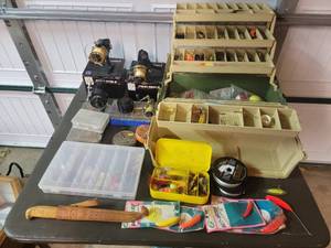 lot 181 image: Jumbo Essential Fisher Starter Box