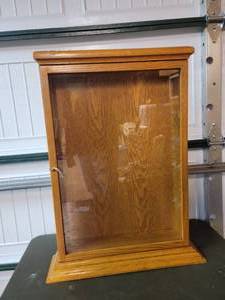 lot 185 image: Wooden Display Case 22x5x30