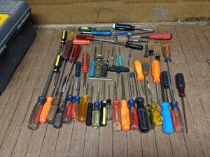 lot 254 image: 48pc Screwdriver Collection