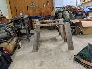 lot 312 image: Wood Sawing Bench 36x27x20