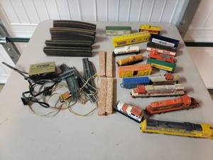 lot 292 image: Vintage Tyco Train Track Set