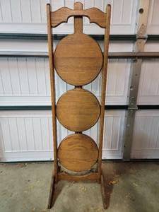 lot 297 image: Vintage Wooden Folding Cake Stand