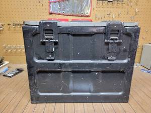 lot 330 image: Icebox 18x19x14