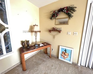 lot 139 image: Home Decor