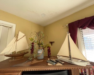 lot 164 image: Sailing Decor
