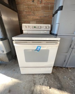 lot 336 image: Electric Stove