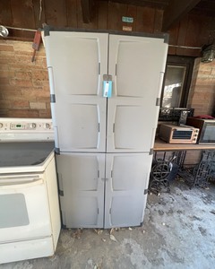 lot 207 image: Outdoor Storage