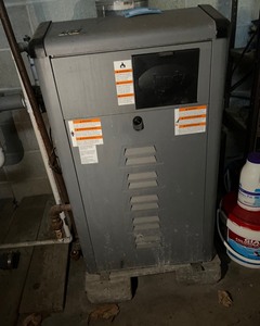 lot 352 image: Pool Heater